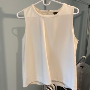 Zipback off white sleeveless blouse for suits